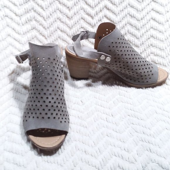 Sophia Milano Shoes - Gray Suede Heels, EUC, size 10